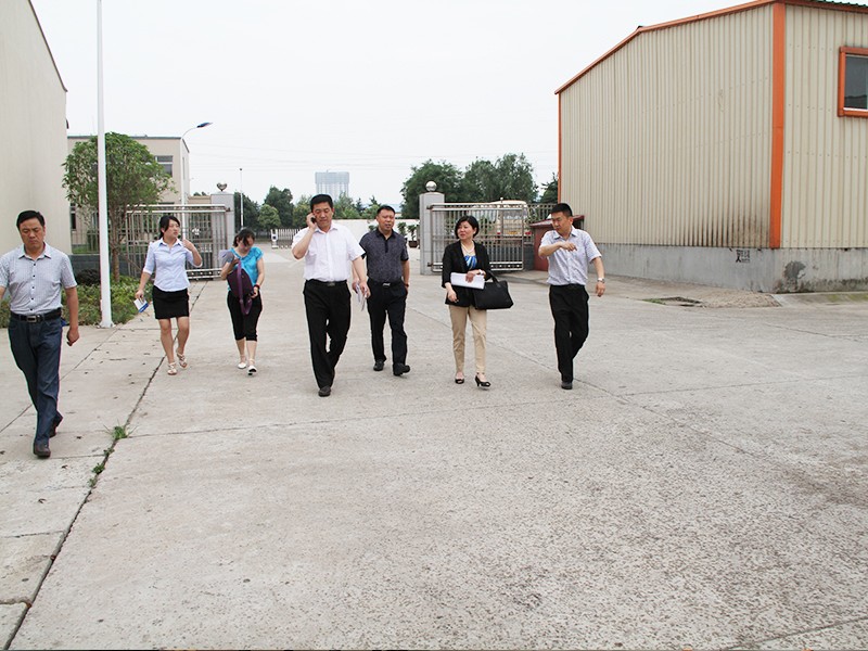 河南省藥監(jiān)局領(lǐng)導(dǎo)蒞臨靈生醫(yī)藥參觀(guān)視察